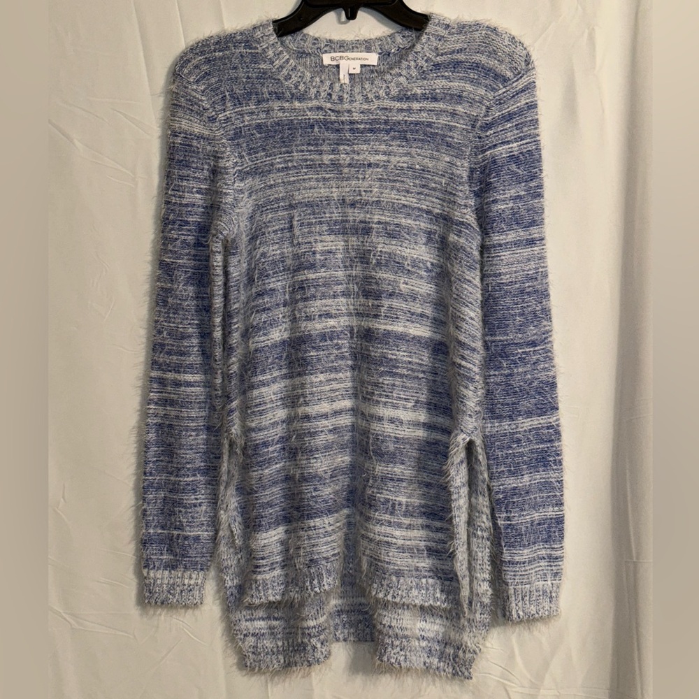 BCBGeneration Soft Tunic Style Sweater Size Medium